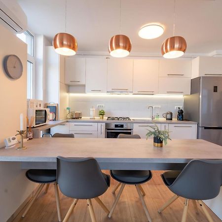 Modern Apollus Avenue - By Openhouse Apartments 蒂米什瓦拉 外观 照片