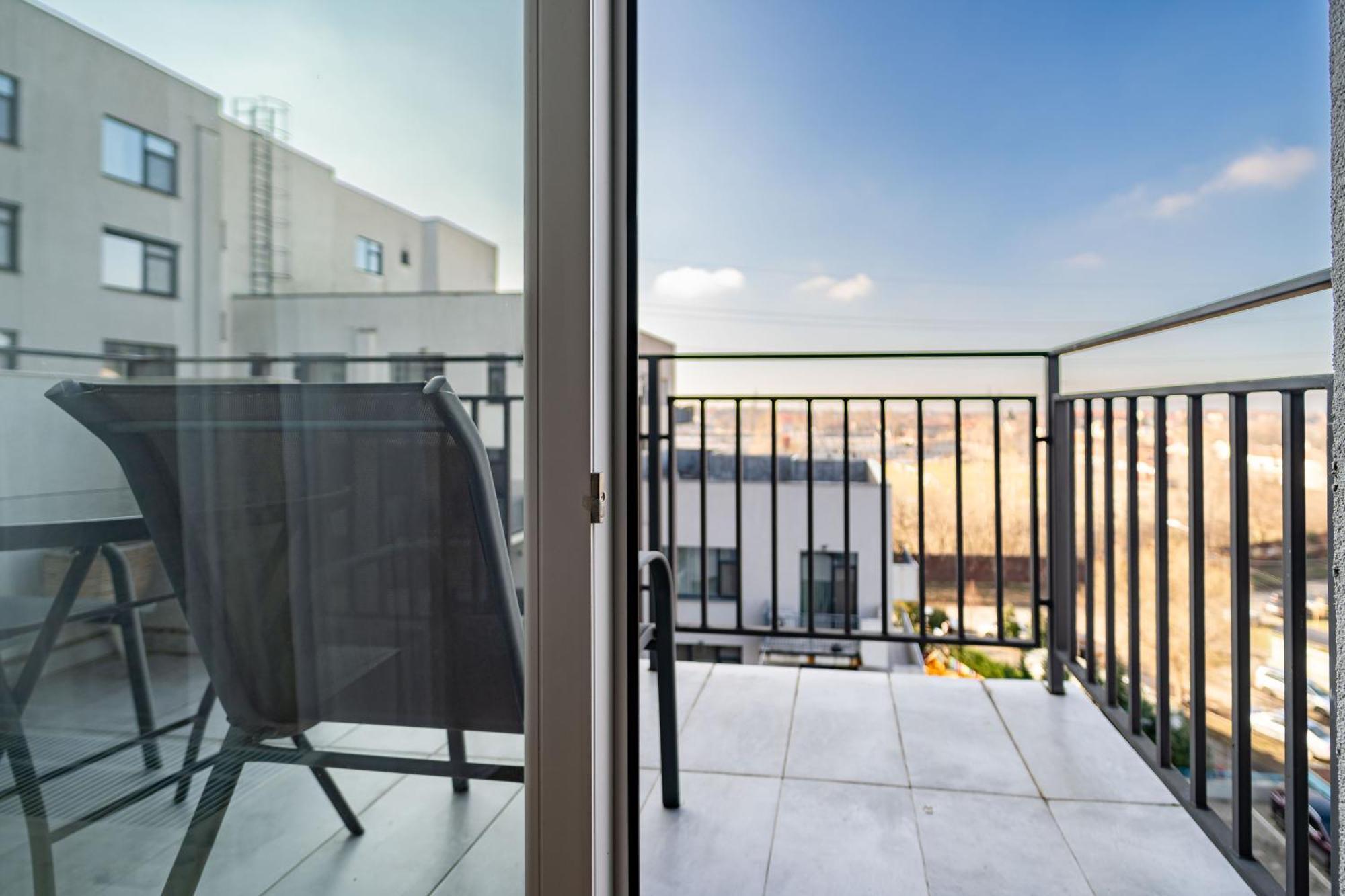 Modern Apollus Avenue - By Openhouse Apartments 蒂米什瓦拉 外观 照片